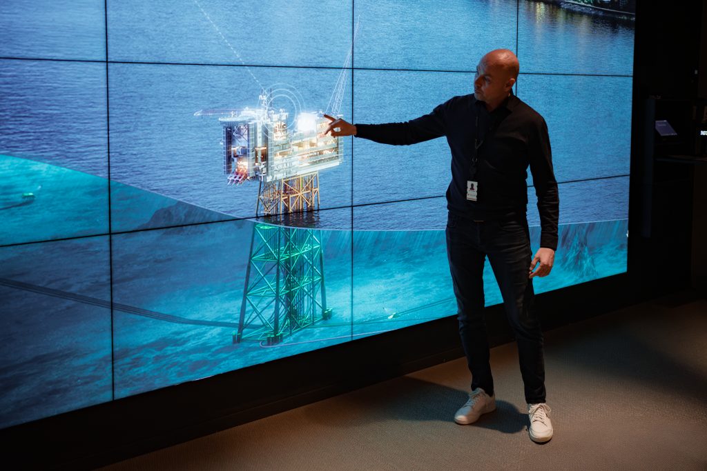 LCD video wall at Aker Security